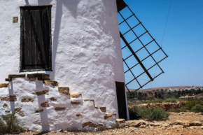 Histórica Villa con molino de viento
